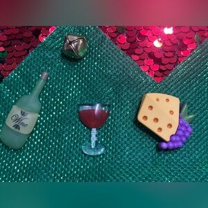 NWOT 3 piece magnet set!